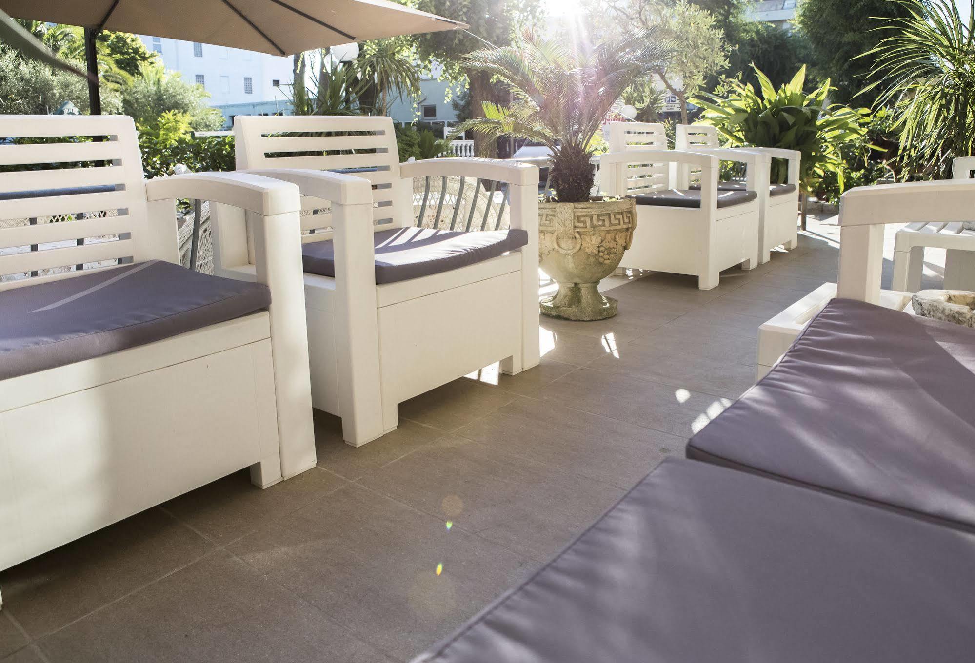 Corallo Garni Hotel 3*