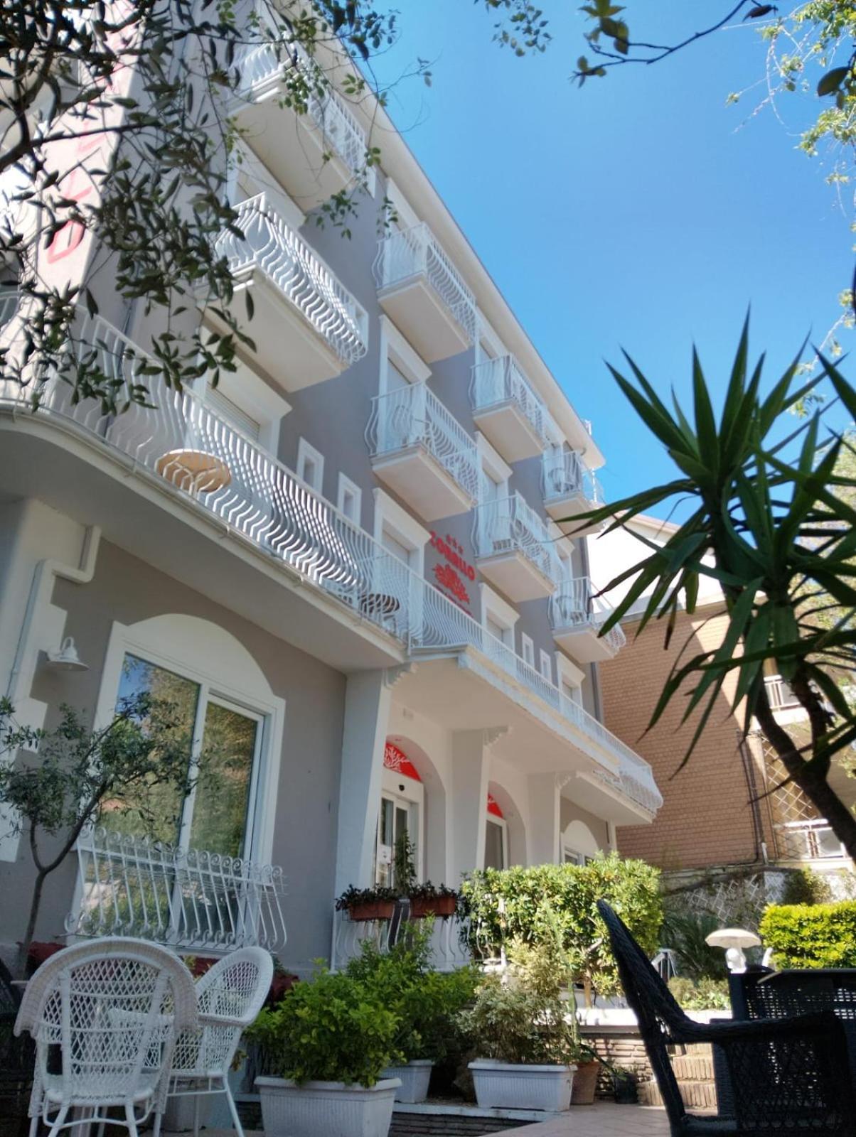 Corallo Garni Hotel